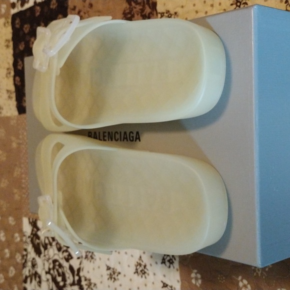 💯 Auth Balenciaga Transparent Slide Sandals - Picture 7 of 12